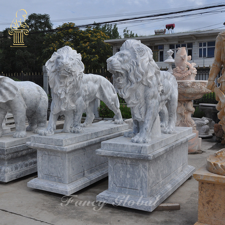Hand carved white carrara marble lion at the entrance gate - Image 3