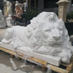 Hand Carved White Marble Lying Lion Statue for Garden & Villa Entrance
